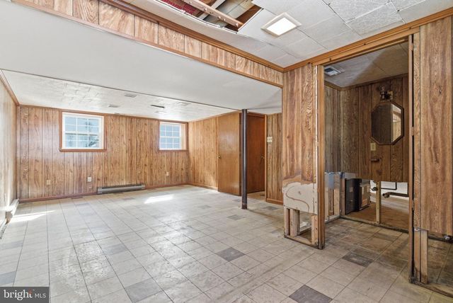 405 SUNSET DR, Downingtown, PA 19335