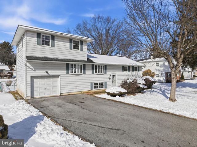 405 SUNSET DR, Downingtown, PA 19335