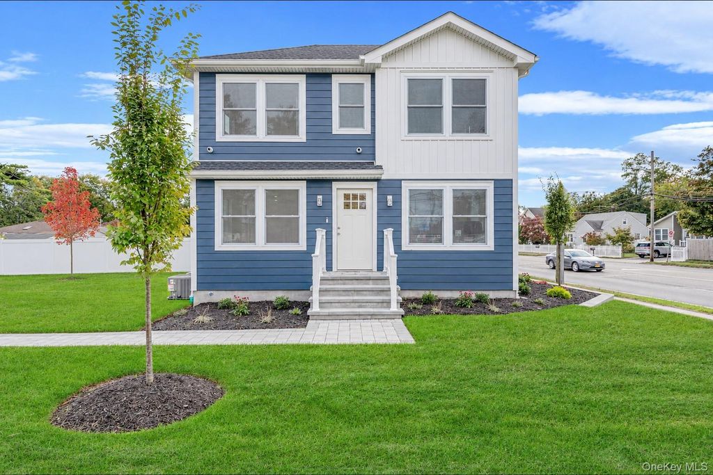 4 Lee Avenue, Bay Shore, NY 11706 — exterior