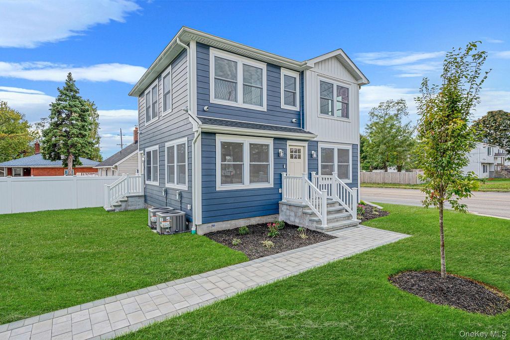 4 Lee Avenue, Bay Shore, NY 11706 — photo 2