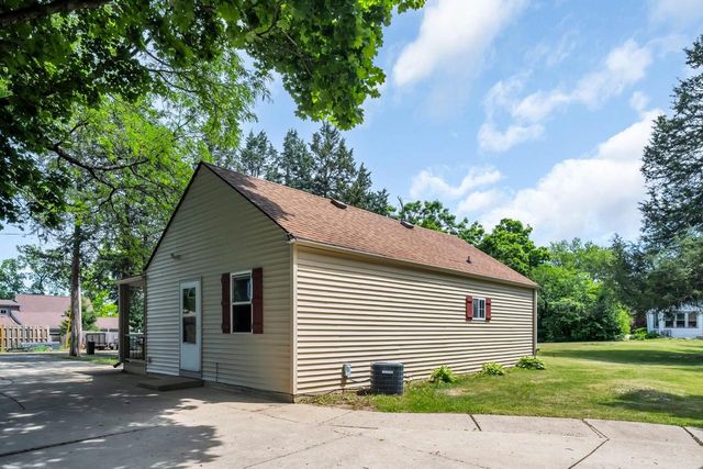33511 Fairview COURT, Burlington, WI 53105