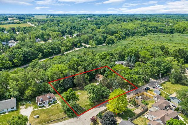 33511 Fairview COURT, Burlington, WI 53105