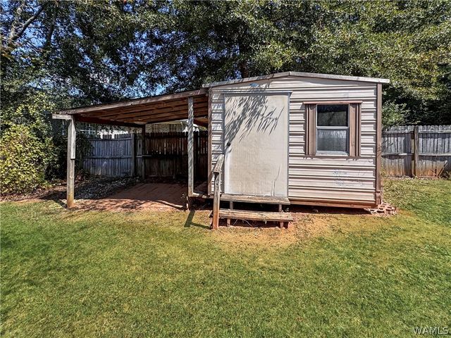 111 Burke, Moundville, AL 35474