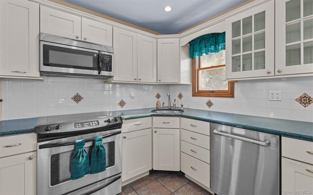 1860 Maurice Avenue, East Meadow, NY 11554