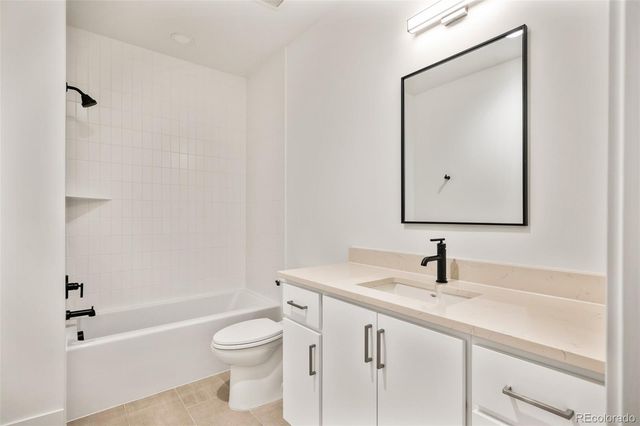 290 Monroe Street, Denver, CO 80206
