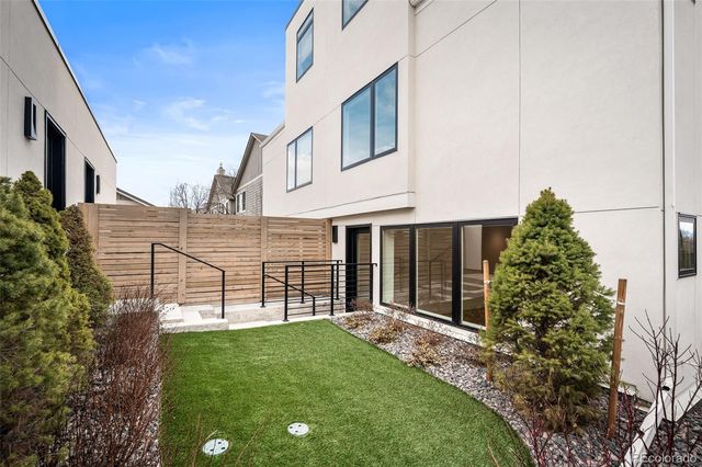 290 Monroe Street, Denver, CO 80206