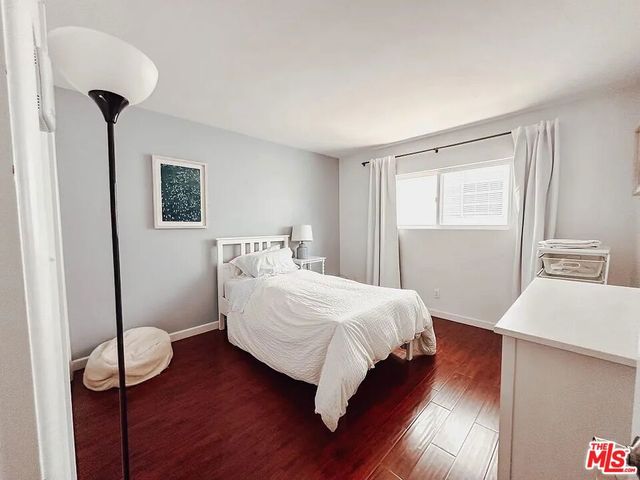 11836 Mayfield Avenue 9, Los Angeles, CA 90049