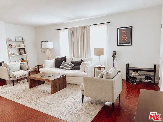 11836 Mayfield Avenue 9, Los Angeles, CA 90049