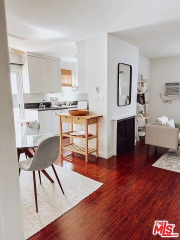 11836 Mayfield Avenue 9, Los Angeles, CA 90049