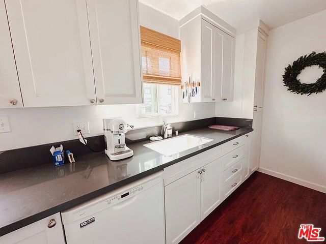 11836 Mayfield Avenue 9, Los Angeles, CA 90049