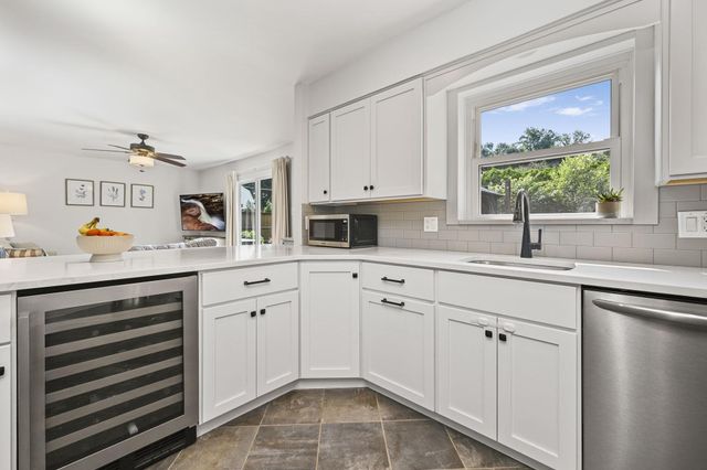 559 CABOT DR, Hockessin, DE 19707