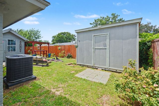 1617 Pebble Beach Drive, Lewisville, TX 75067