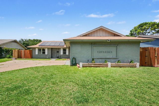 1617 Pebble Beach Drive, Lewisville, TX 75067