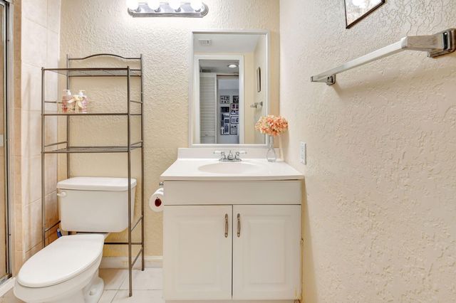 5715 Fairway Park Drive 201, Boynton Beach, FL 33437