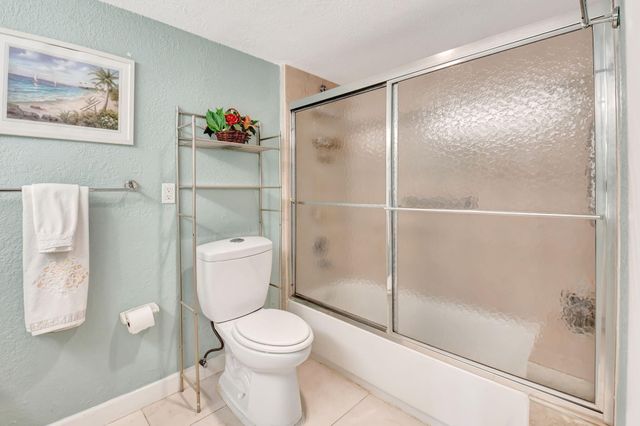 5715 Fairway Park Drive 201, Boynton Beach, FL 33437