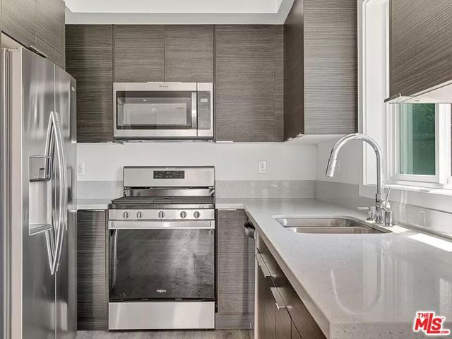 5752 Kester Avenue, Van Nuys (los Angeles), CA 91411