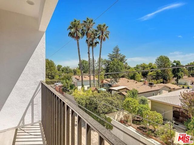 5752 Kester Avenue, Van Nuys (los Angeles), CA 91411