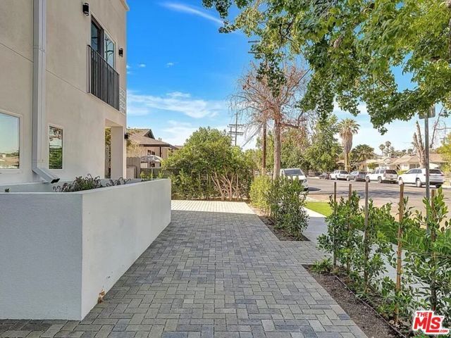 5752 Kester Avenue, Van Nuys (los Angeles), CA 91411
