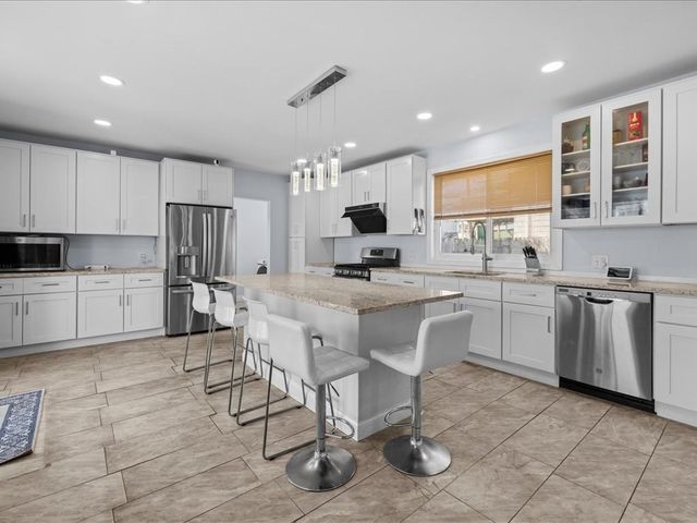 24 Summer St, Westborough, MA 01581