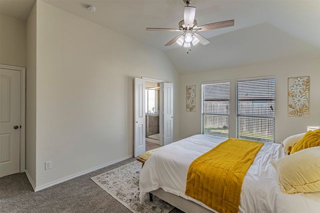 414 Lucky Landing Drive, Wilmer, TX 75172