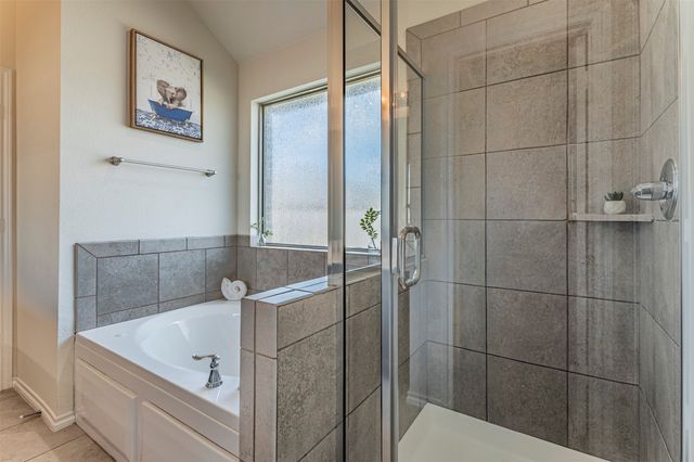 414 Lucky Landing Drive, Wilmer, TX 75172