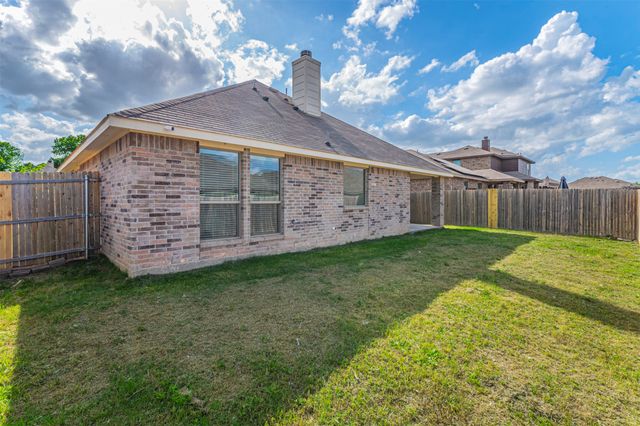 414 Lucky Landing Drive, Wilmer, TX 75172