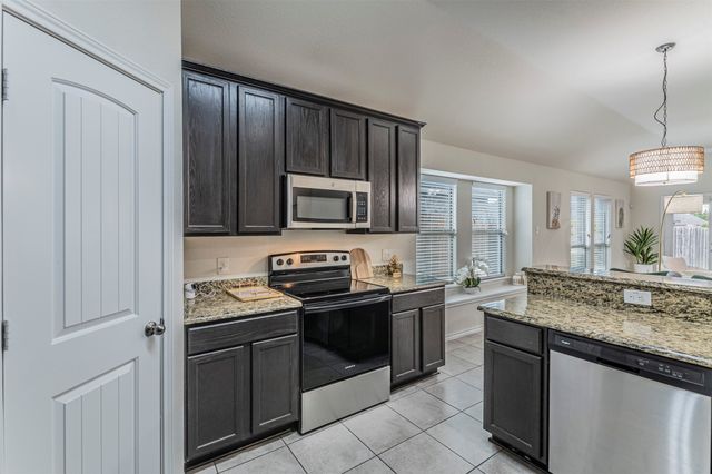 414 Lucky Landing Drive, Wilmer, TX 75172