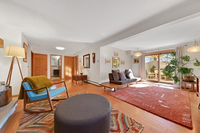 1080 Westbrooke PARKWAY, Waukesha, WI 53186