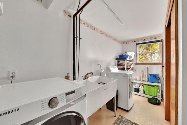 1080 Westbrooke PARKWAY, Waukesha, WI 53186