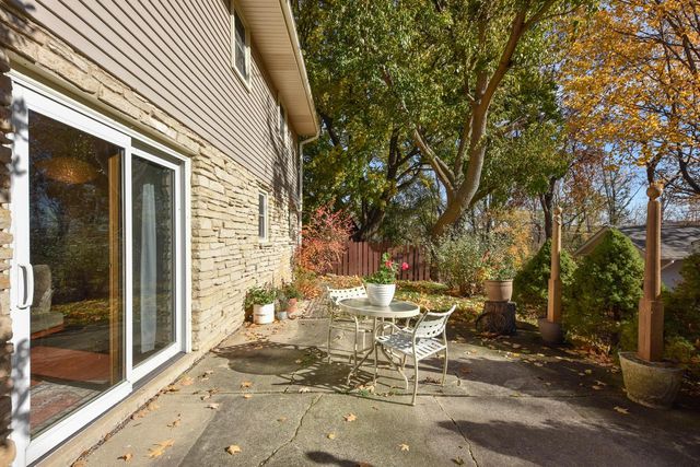 1080 Westbrooke PARKWAY, Waukesha, WI 53186