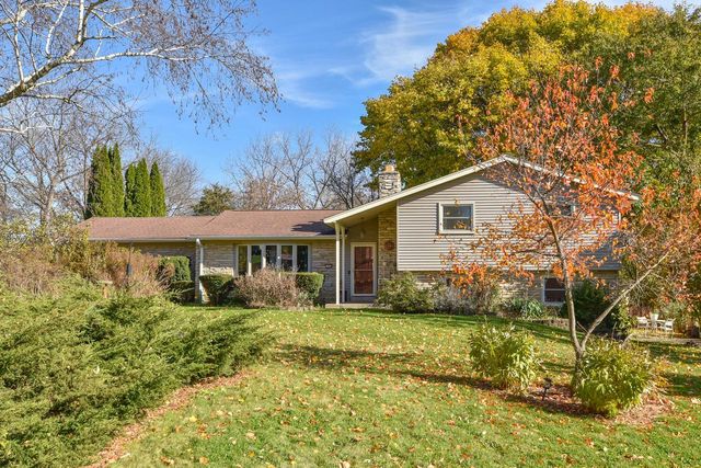 1080 Westbrooke PARKWAY, Waukesha, WI 53186