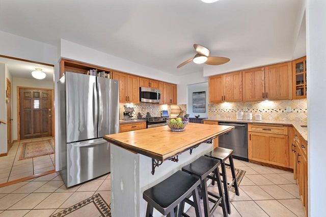 1080 Westbrooke PARKWAY, Waukesha, WI 53186