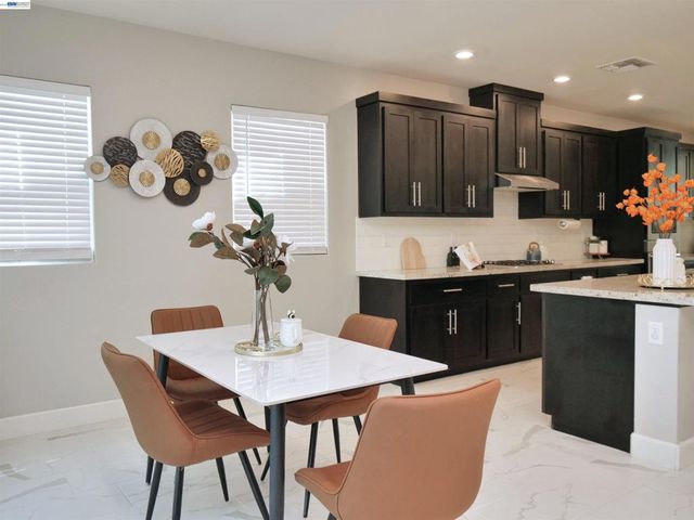 2582 Azalea Ave, Tracy, CA 95376