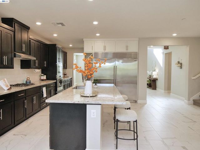 2582 Azalea Ave, Tracy, CA 95376