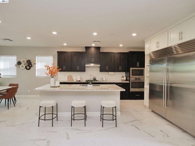 2582 Azalea Ave, Tracy, CA 95376