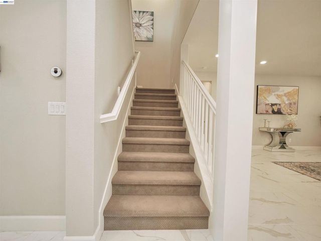 2582 Azalea Ave, Tracy, CA 95376