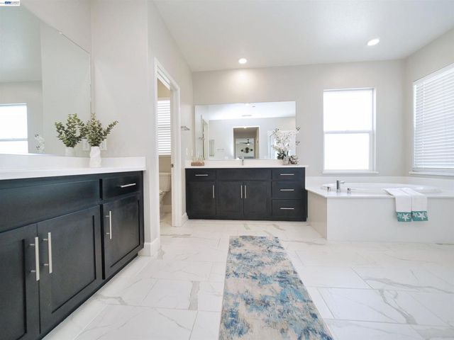 2582 Azalea Ave, Tracy, CA 95376