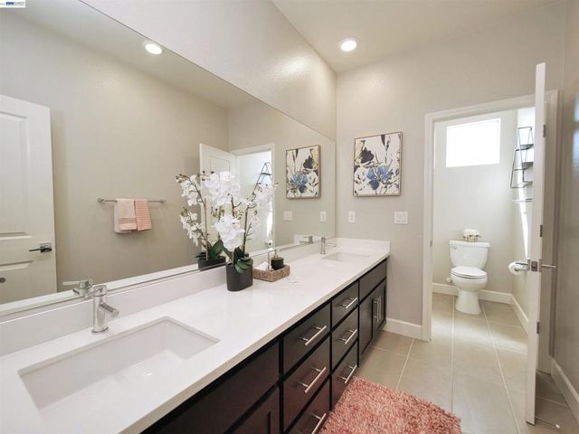 2582 Azalea Ave, Tracy, CA 95376