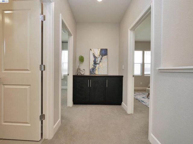 2582 Azalea Ave, Tracy, CA 95376