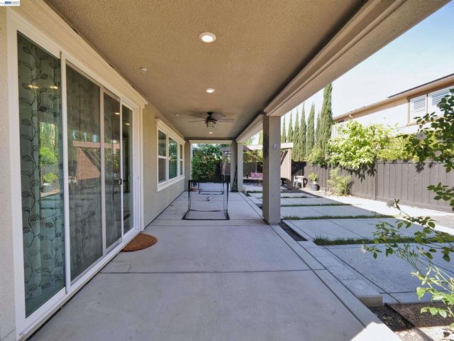 2582 Azalea Ave, Tracy, CA 95376