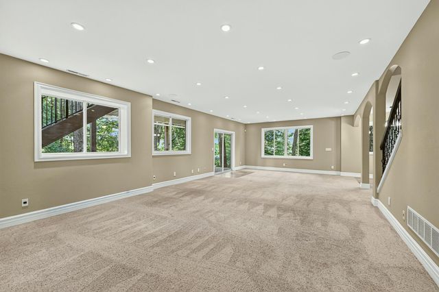 2130 Arlen Court SW, Rochester, MN 55902