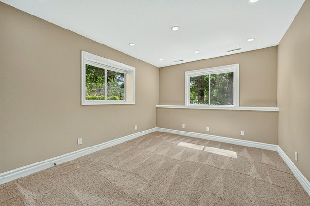 2130 Arlen Court SW, Rochester, MN 55902