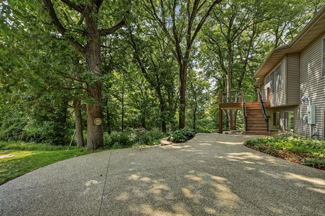 2130 Arlen Court SW, Rochester, MN 55902