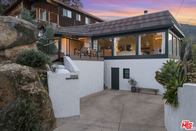 19901 Grand View Drive, Topanga (los Angeles), CA 90290