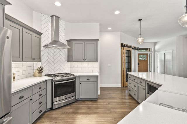 60757 Golf Village Loop, Bend, OR 97702