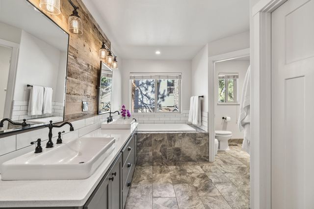 60757 Golf Village Loop, Bend, OR 97702