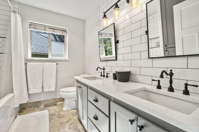 60757 Golf Village Loop, Bend, OR 97702