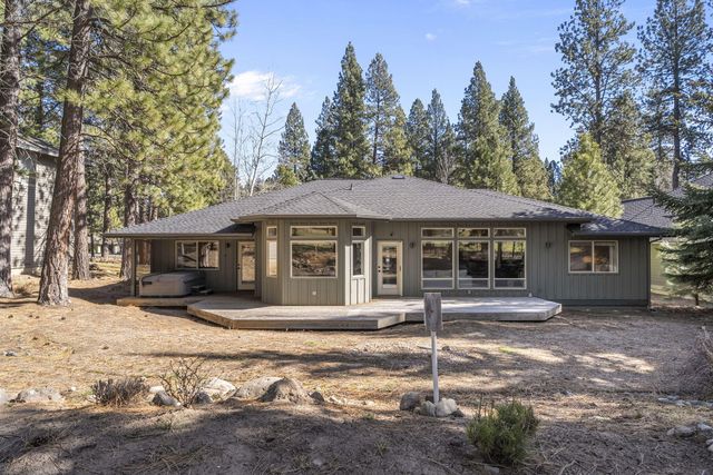 60757 Golf Village Loop, Bend, OR 97702