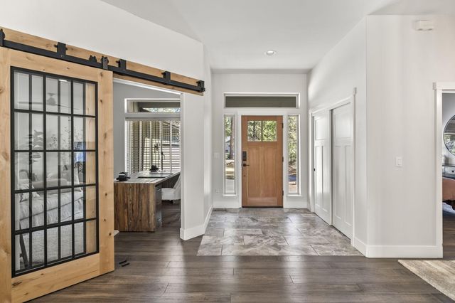 60757 Golf Village Loop, Bend, OR 97702