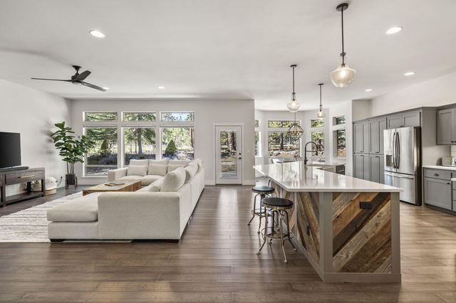 60757 Golf Village Loop, Bend, OR 97702